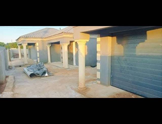 3 BEDROOM HOUSE FOR SALE IN THOHOYANDOU